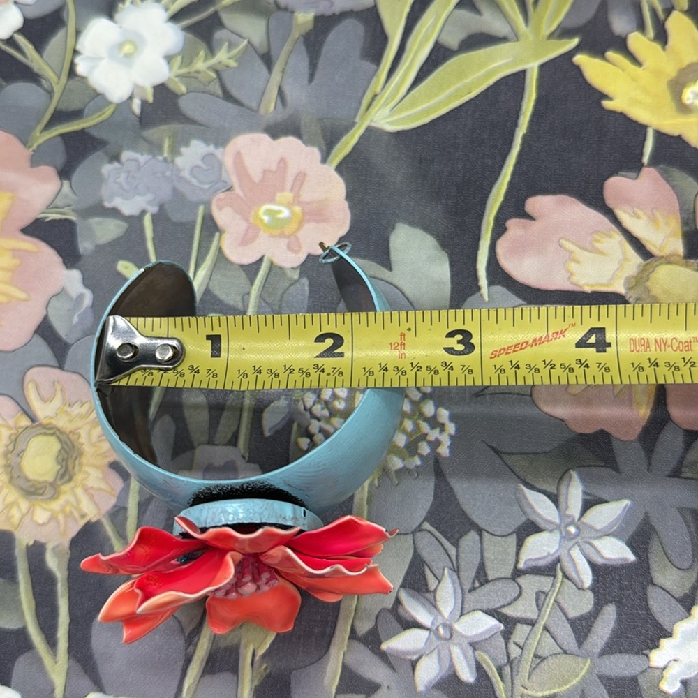 đź‘‘Adorned Crown Jewelry assemblage enamel salmon flower on teal cuff bracelet - Picture 8 of 11